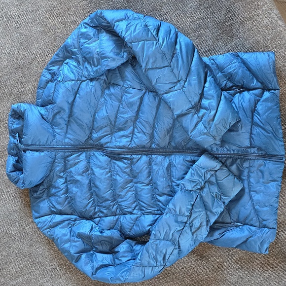 Uniqlo Jackets & Blazers - Uniqlo Women's Vibrant Blue Ultra Light Puffer Jacket